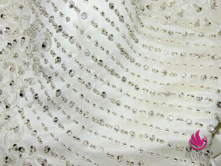 Hand-beaded Luxury Wedding Dress with Swarovski Crystals RC021